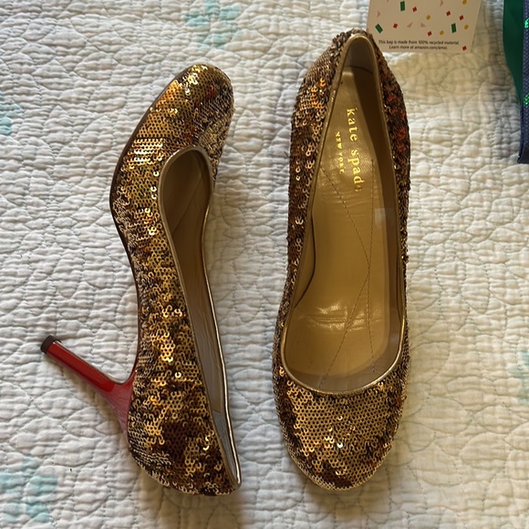 KATE SPADE KAROLINA Size 6 B Gold Sequin Red Heel Pumps Shoes - Picture 10 of 10